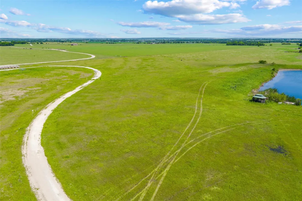 9817 County Road 408 Grandview, TX 76050