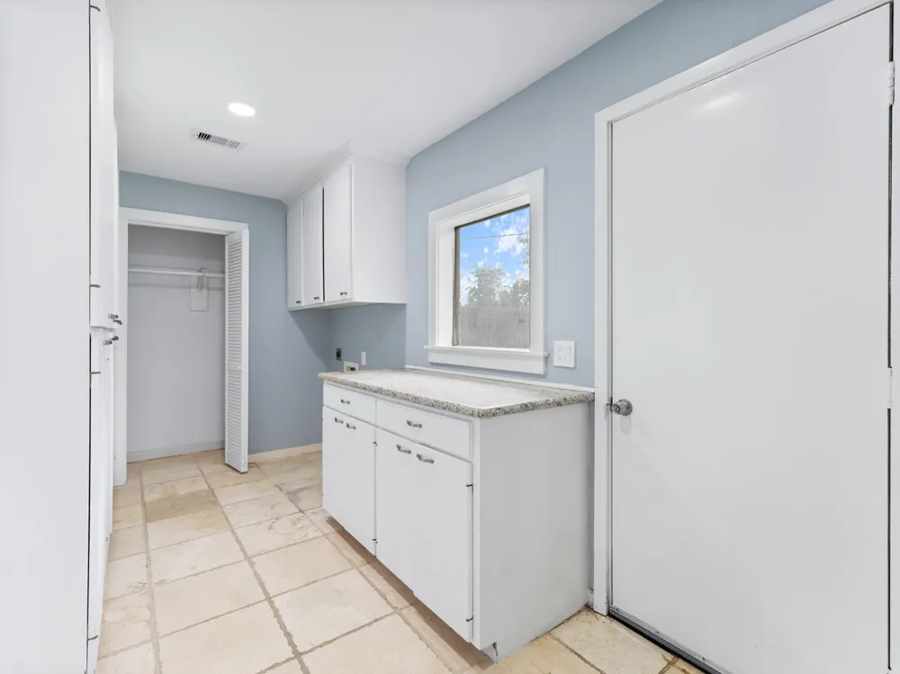 601 W 6th Street Bay City, TX 77414