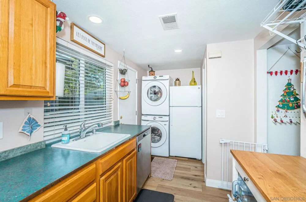 904 Amistad Court #C El Cajon, CA 92019