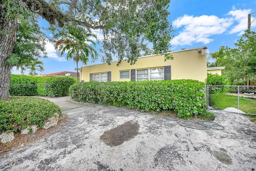 2225 SW 62nd Ct #2225 Miami, FL 33155