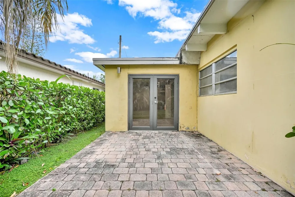 2225 SW 62nd Ct #2225 Miami, FL 33155