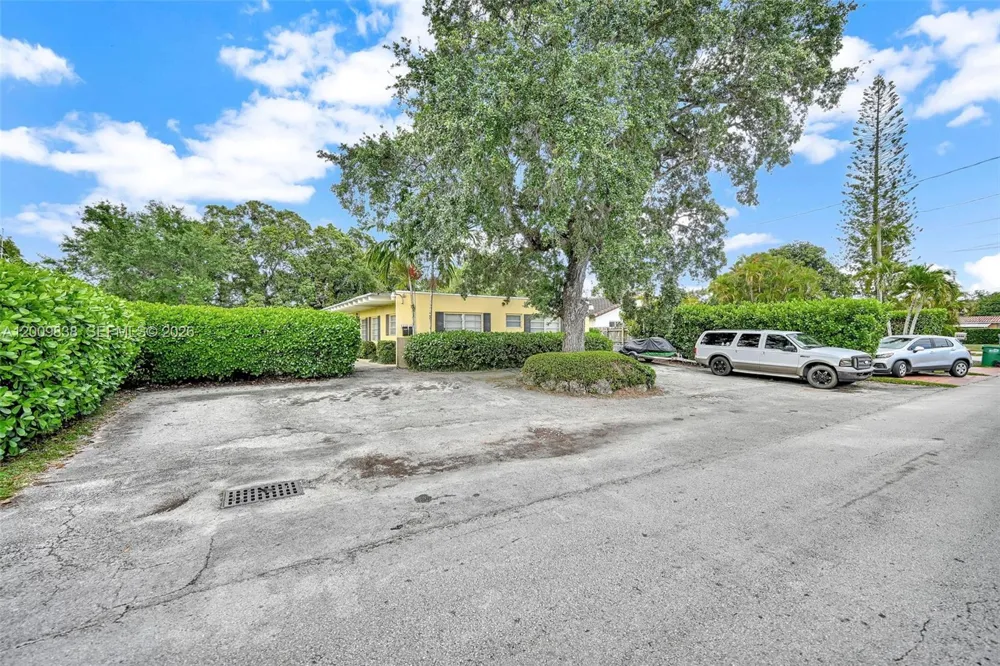 2225 SW 62nd Ct #2225 Miami, FL 33155