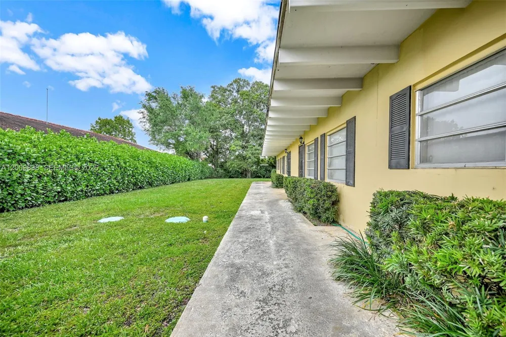 2225 SW 62nd Ct #2225 Miami, FL 33155