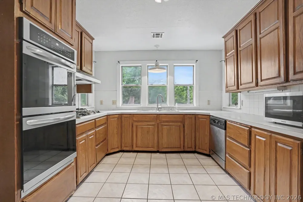 2314 Cornerstone Avenue Claremore, OK 74017