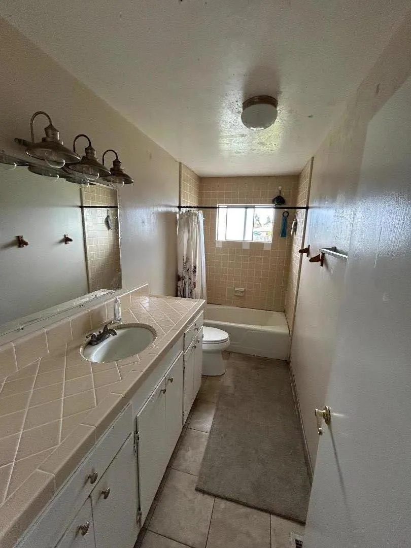 14 Madonna Drive Salinas, CA 93906