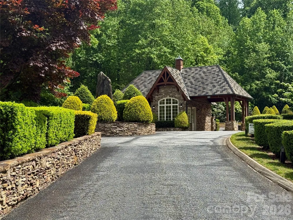 274 Bills Mountain Trail #274 Lake Lure, NC 28746