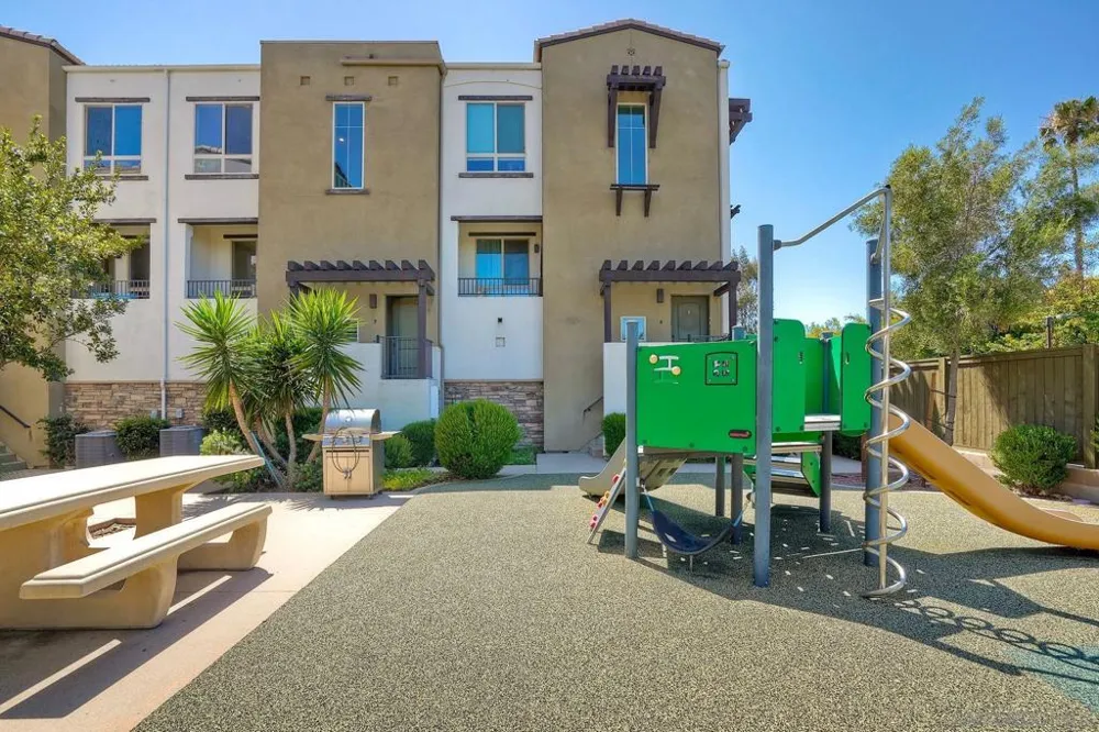 8850 Olive Ln #7 Santee, CA 92071