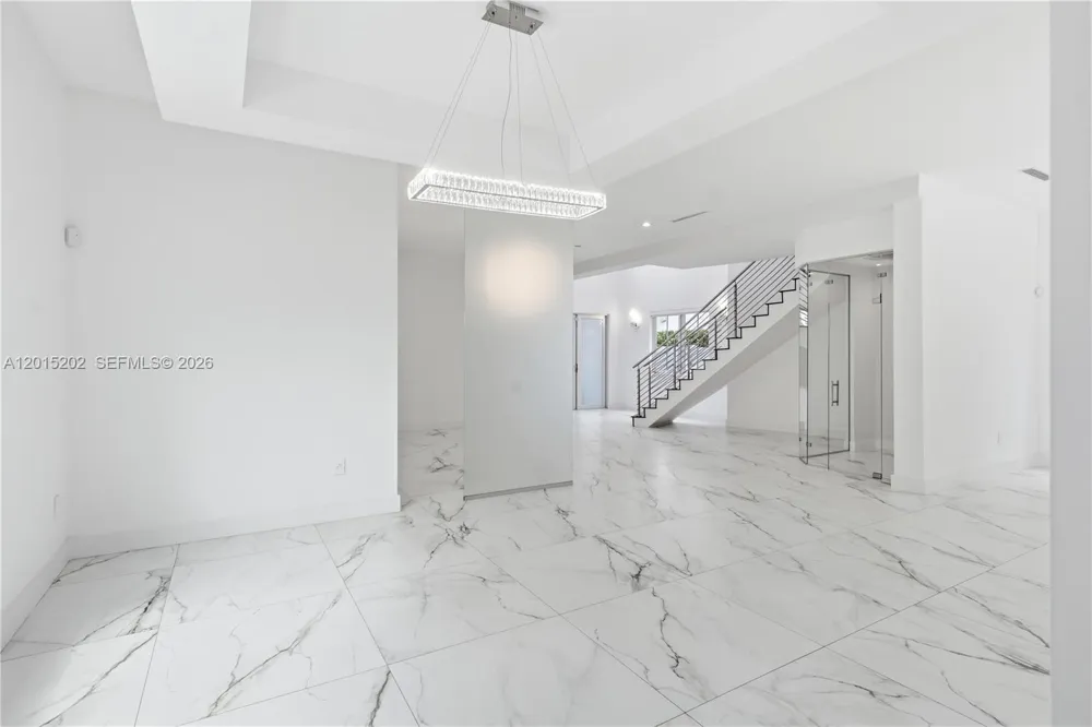 8221 NW 34th Dr Doral, FL 33122