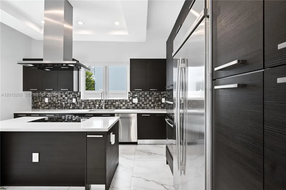 8221 NW 34th Dr Doral, FL 33122