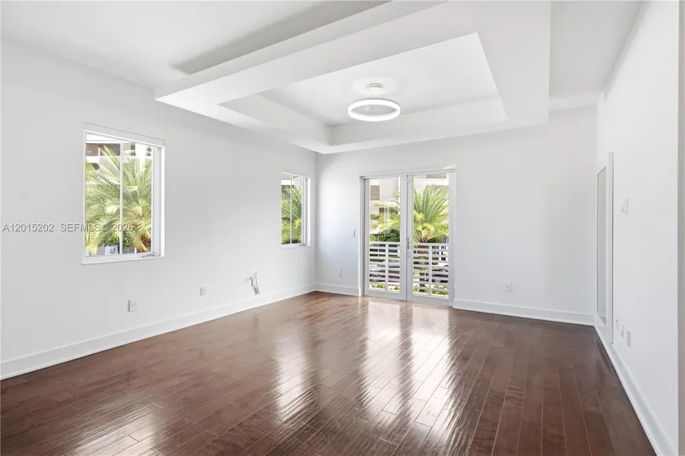 8221 NW 34th Dr Doral, FL 33122
