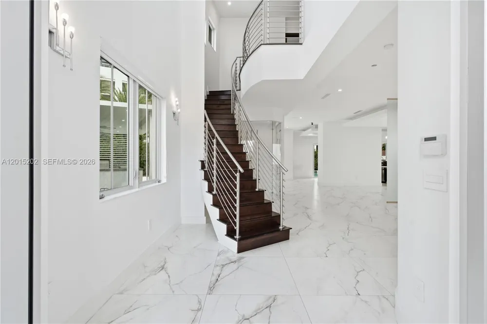 8221 NW 34th Dr Doral, FL 33122