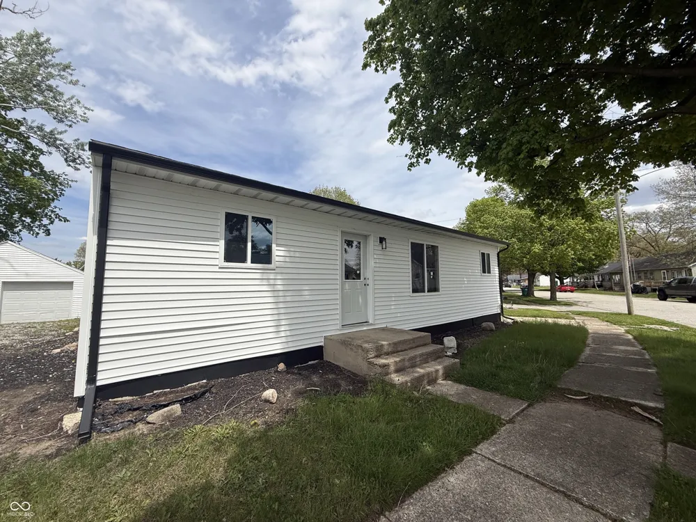562 Roanoke Road Kingsford Heights, IN 46346