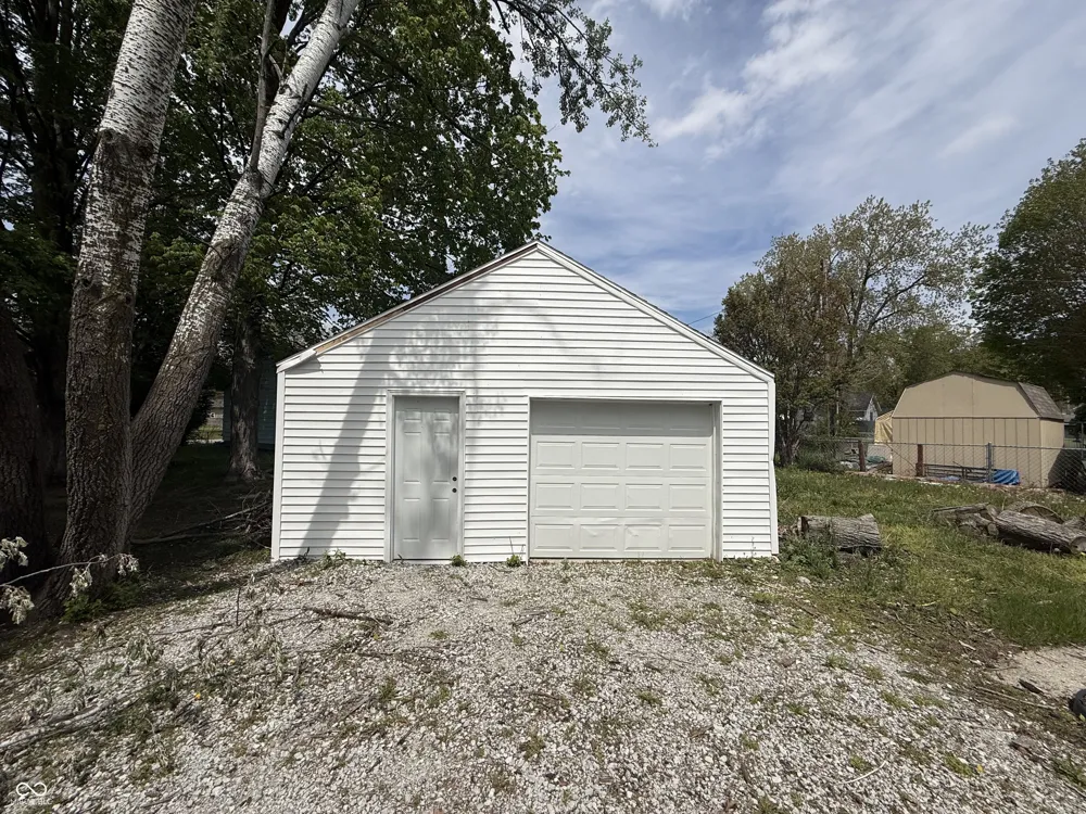 562 Roanoke Road Kingsford Heights, IN 46346