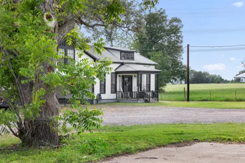 1013 Park Prairie Road