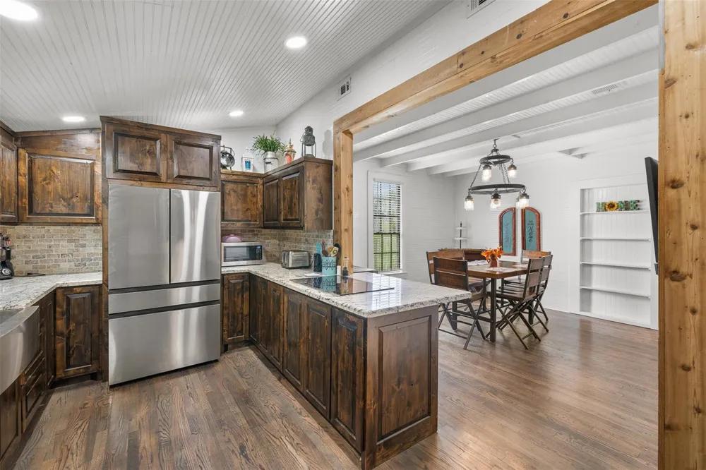 1013 Park Prairie Road Fayetteville, TX 78940