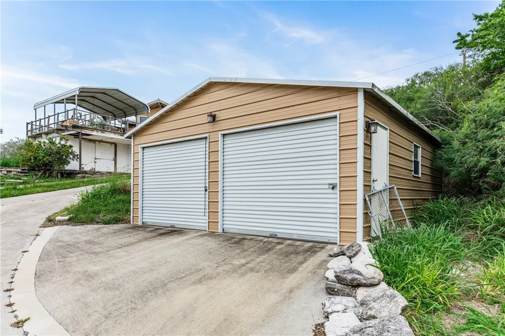 254 Vista Drive Sandia, TX 78383