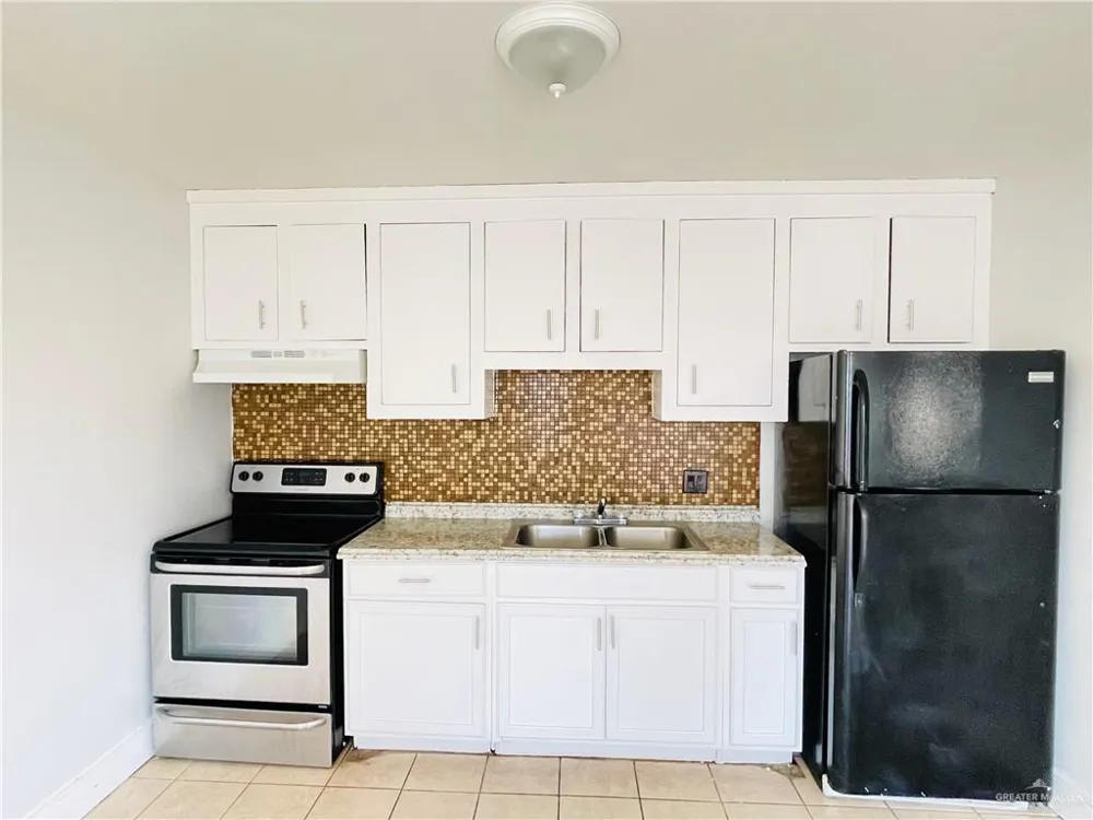 1002 Miller Avenue Donna, TX 78537