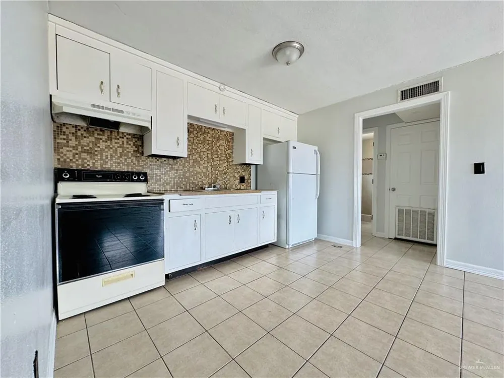 1002 Miller Avenue Donna, TX 78537