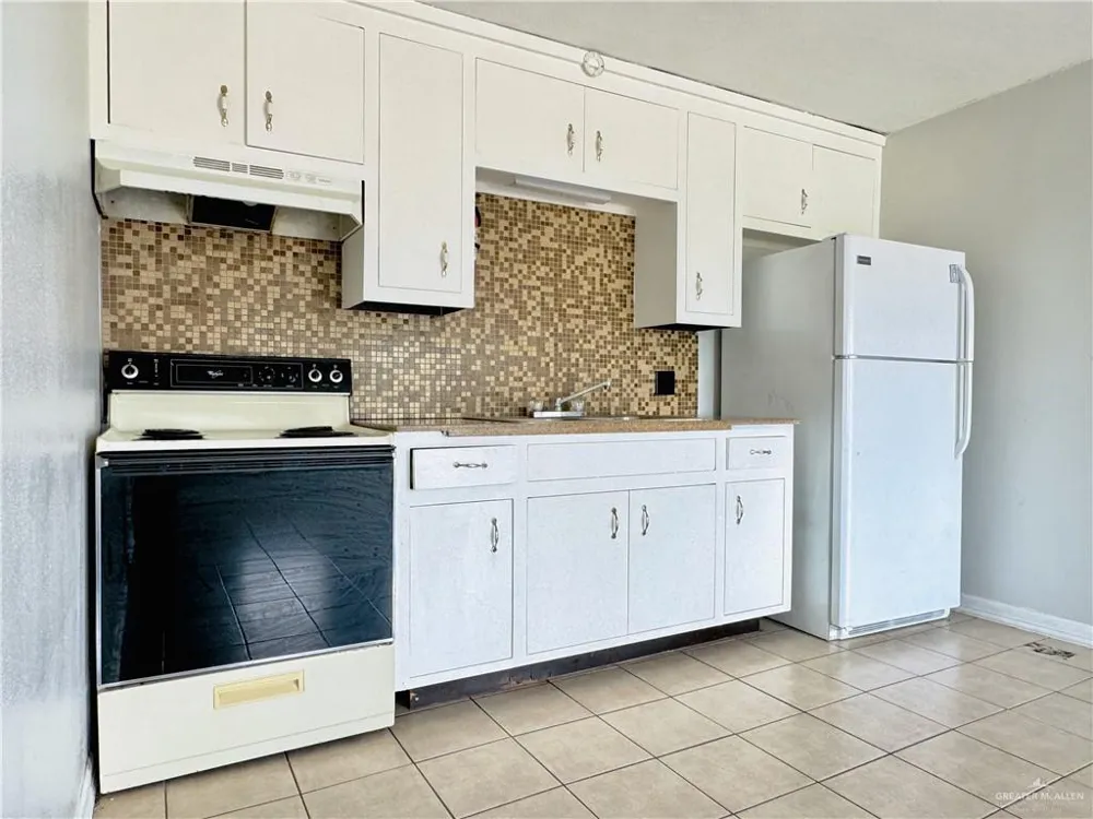 1002 Miller Avenue Donna, TX 78537
