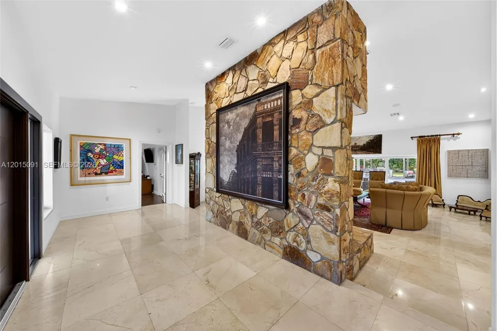 6650 SW 112th St Pinecrest, FL 33156