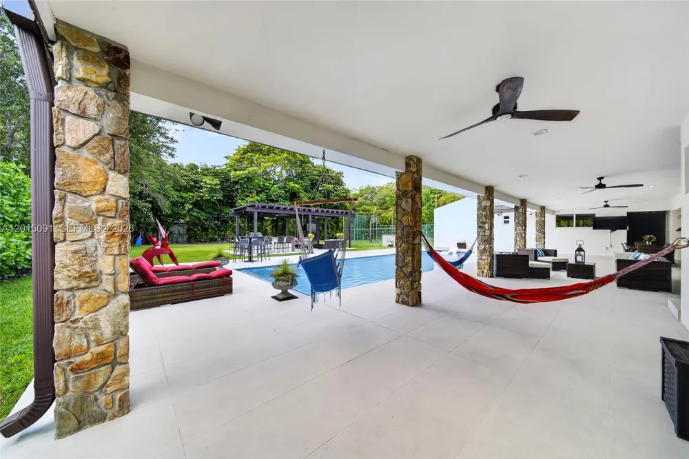 6650 SW 112th St Pinecrest, FL 33156