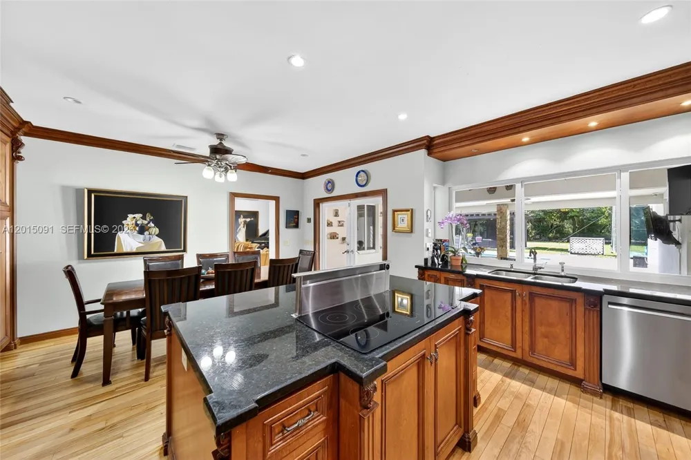 6650 SW 112th St Pinecrest, FL 33156