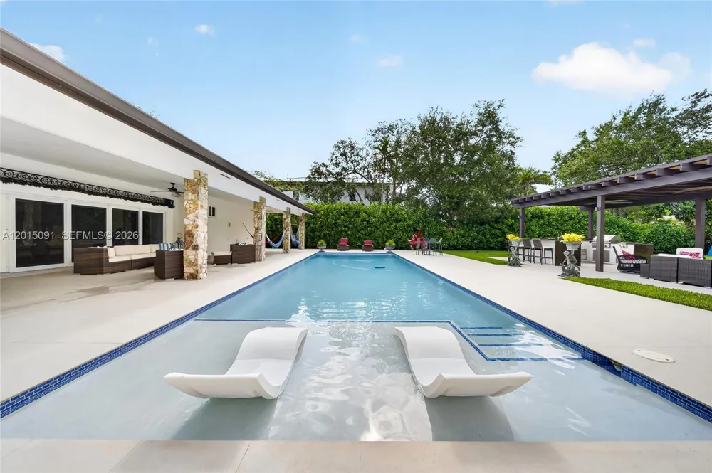 6650 SW 112th St Pinecrest, FL 33156