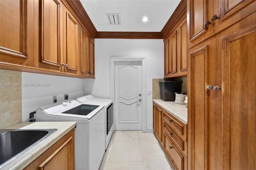 6650 SW 112th St Pinecrest, FL 33156
