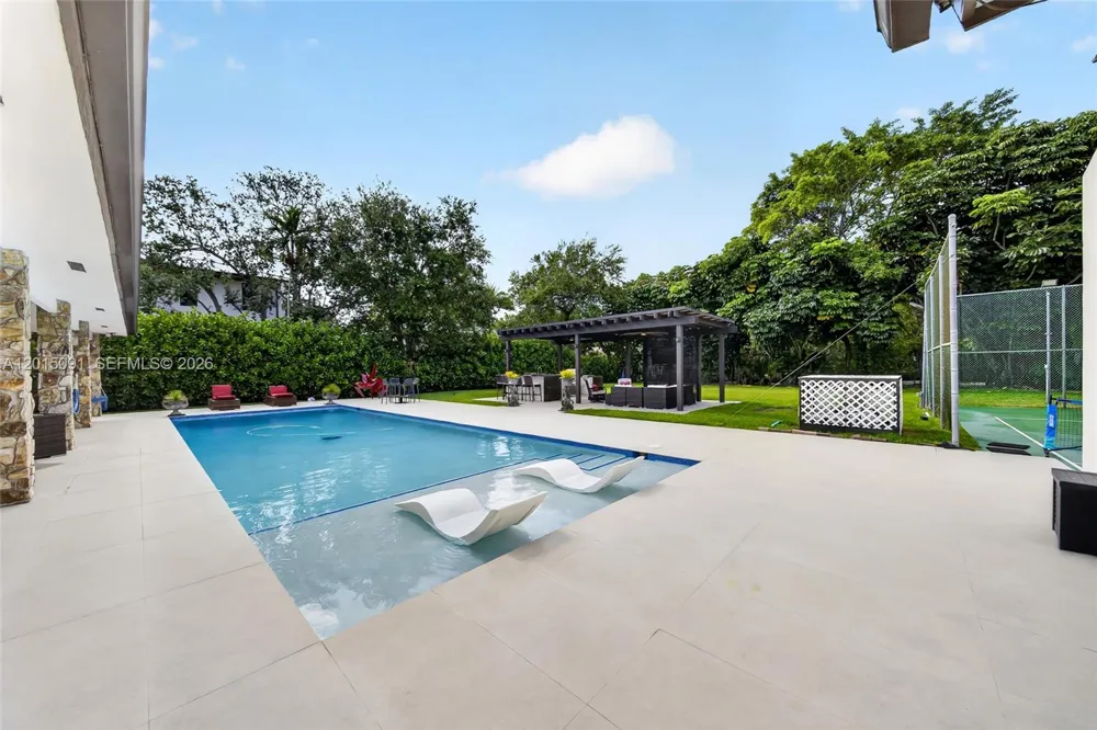 6650 SW 112th St Pinecrest, FL 33156