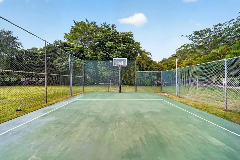 6650 SW 112th St Pinecrest, FL 33156