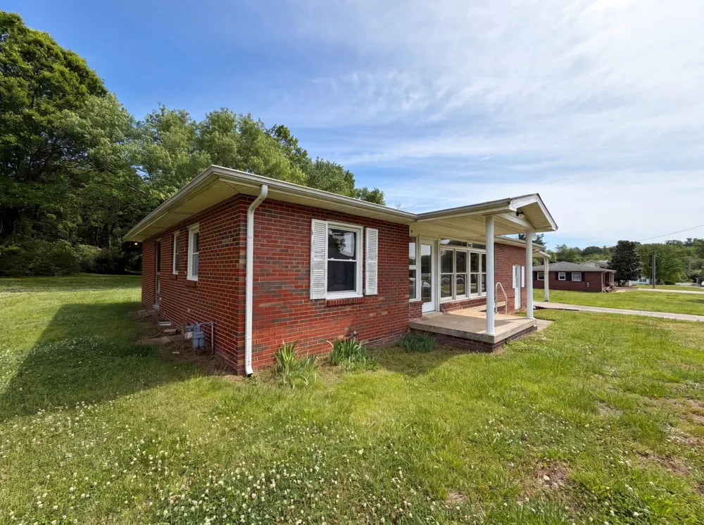 6618 3rd St College Grove, TN 37046
