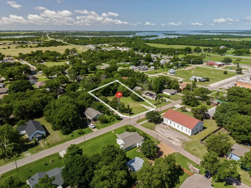 306 Gene Autry Drive Tioga, TX 76271