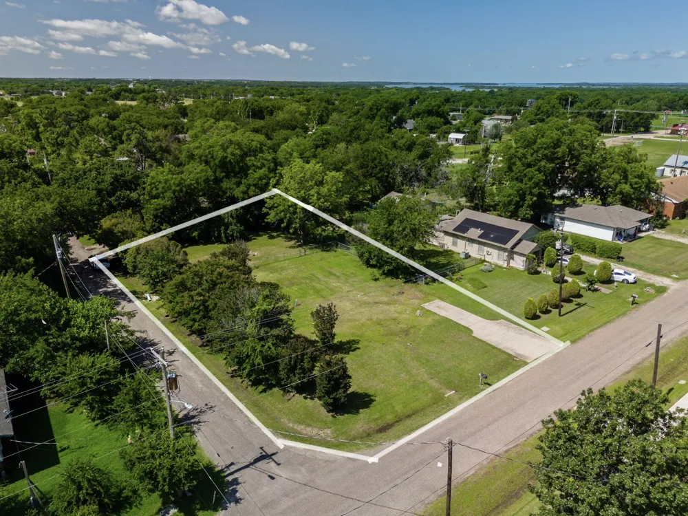 306 Gene Autry Drive Tioga, TX 76271