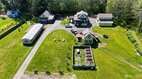 329 Snowberry Lane