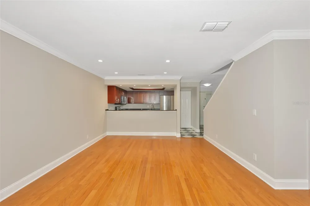 606 S GLEN AVENUE #10 Tampa, FL 33609