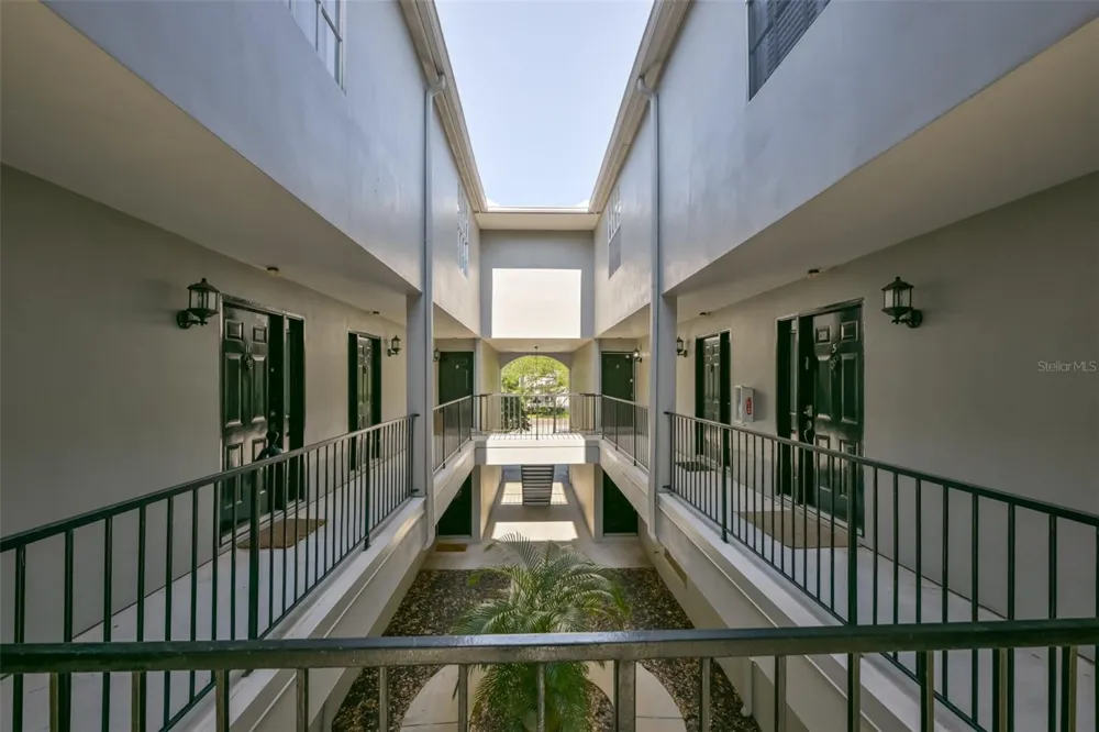 606 S GLEN AVENUE #10 Tampa, FL 33609