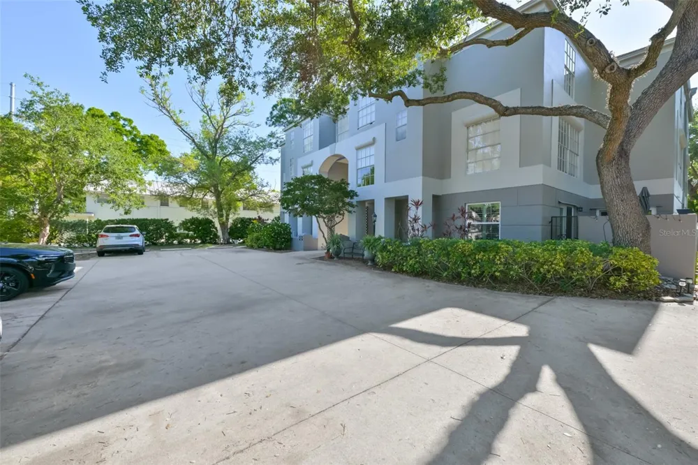 606 S GLEN AVENUE #10 Tampa, FL 33609