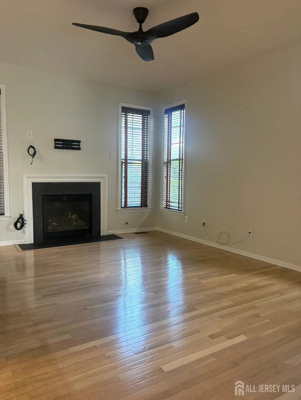 69 S Shore Drive S South Amboy, NJ 08879