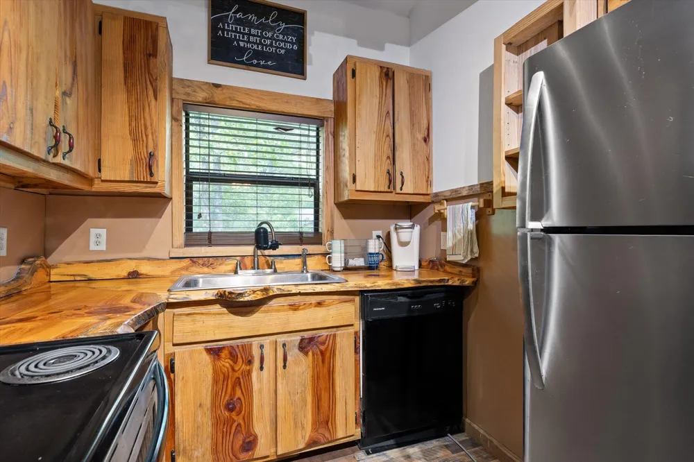 65 Rocky Top Trail Trenton, GA 30752