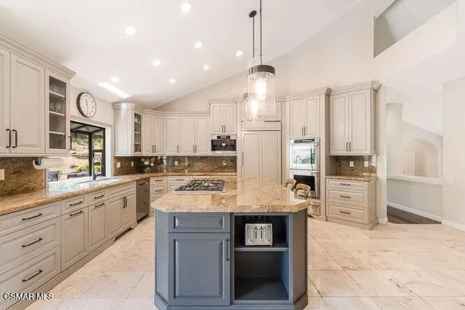 3679 Paseo De Nublado Thousand Oaks, CA 91360