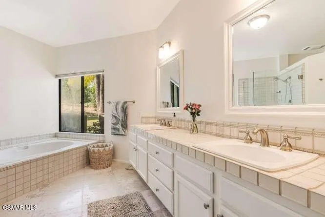 3679 Paseo De Nublado Thousand Oaks, CA 91360