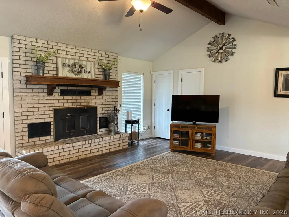 4313 County Road 4360 Eucha, OK 74342