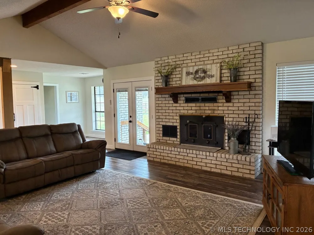 4313 County Road 4360 Eucha, OK 74342