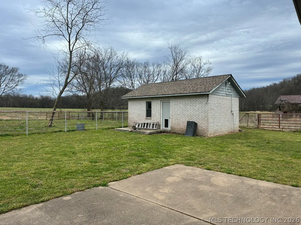 4313 County Road 4360 Eucha, OK 74342