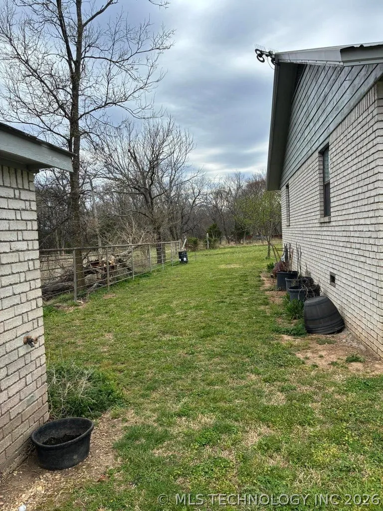 4313 County Road 4360 Eucha, OK 74342