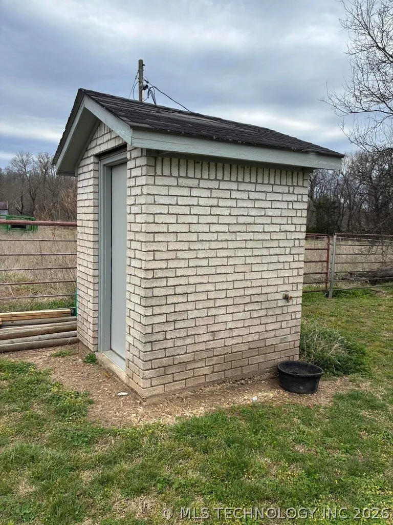 4313 County Road 4360 Eucha, OK 74342