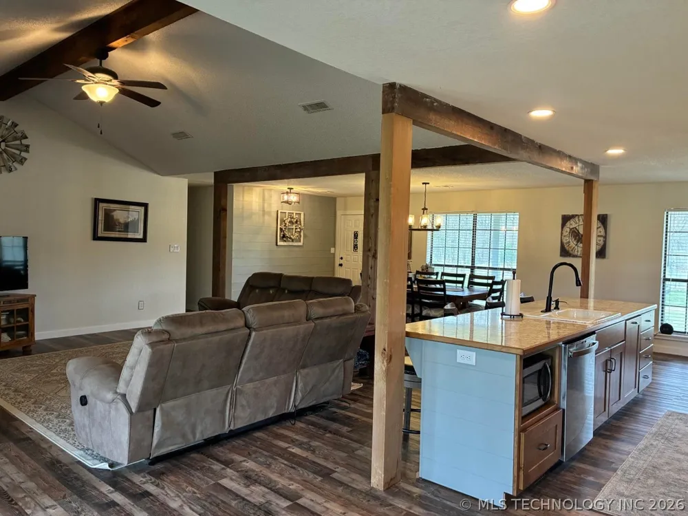 4313 County Road 4360 Eucha, OK 74342