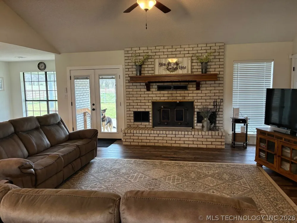 4313 County Road 4360 Eucha, OK 74342