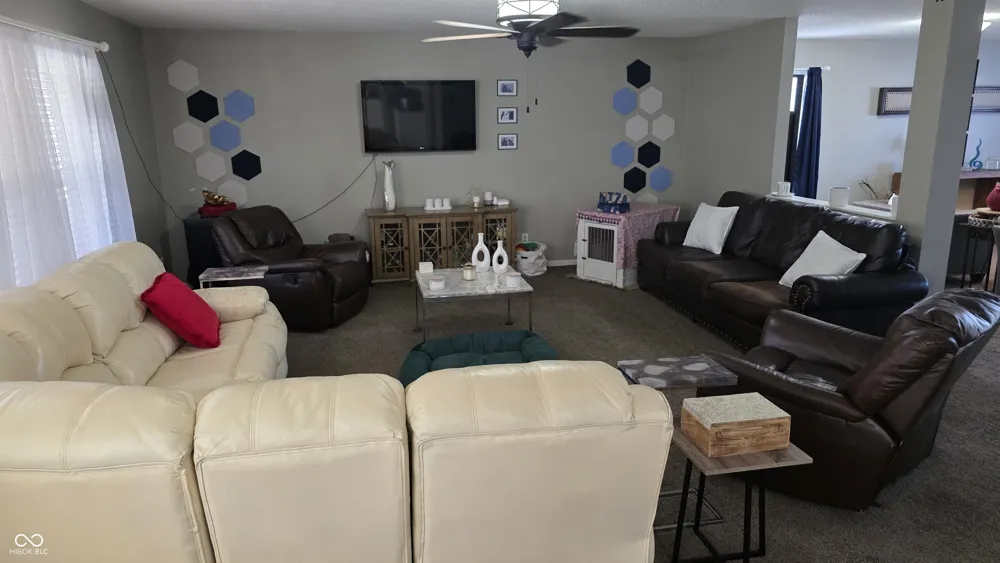 765 Country Gate Drive Whiteland, IN 46184