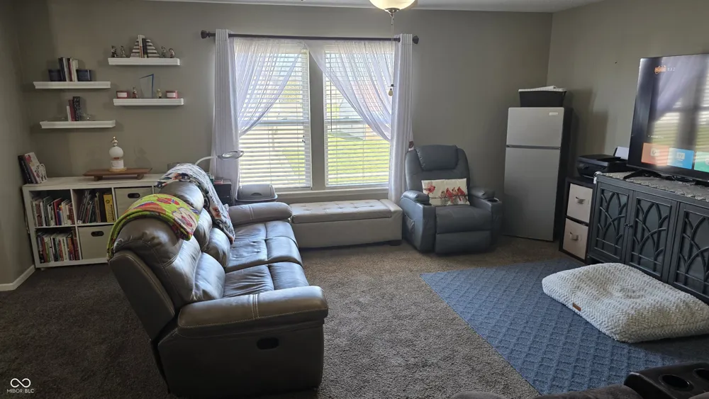 765 Country Gate Drive Whiteland, IN 46184